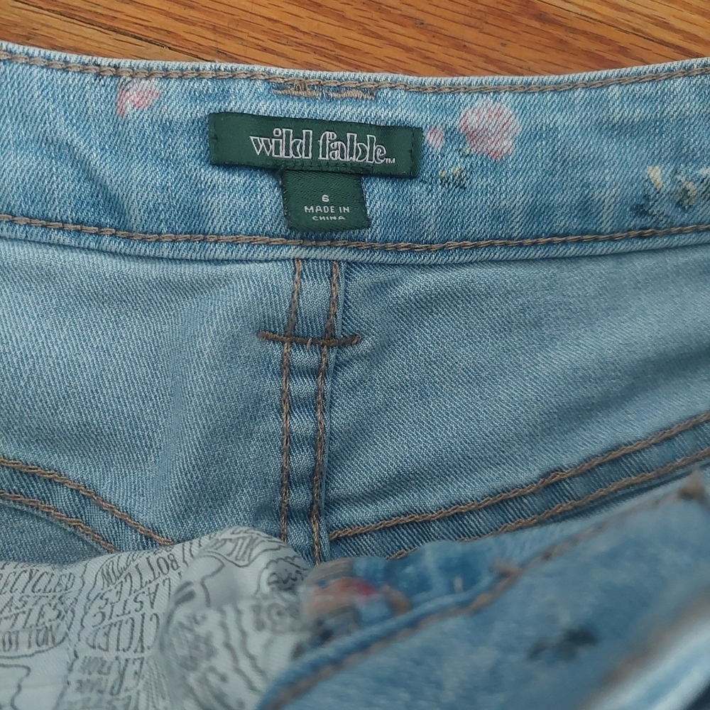 Wild Fable Charcoal Denim Crop Top Sz M W/ Denim Floral Cut Off SHORTS Sz 6 (D) - Picture 3 of 6
